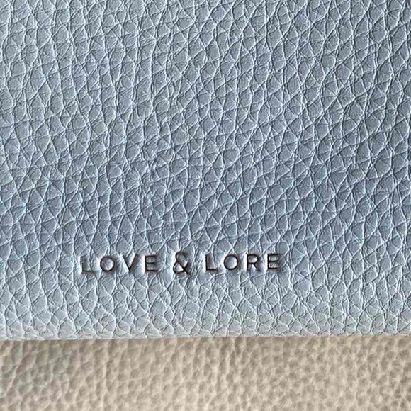 Love & Lore Keychain Cardholder Wallet -  Pastel Blue - NWT - Picture 2 of 4